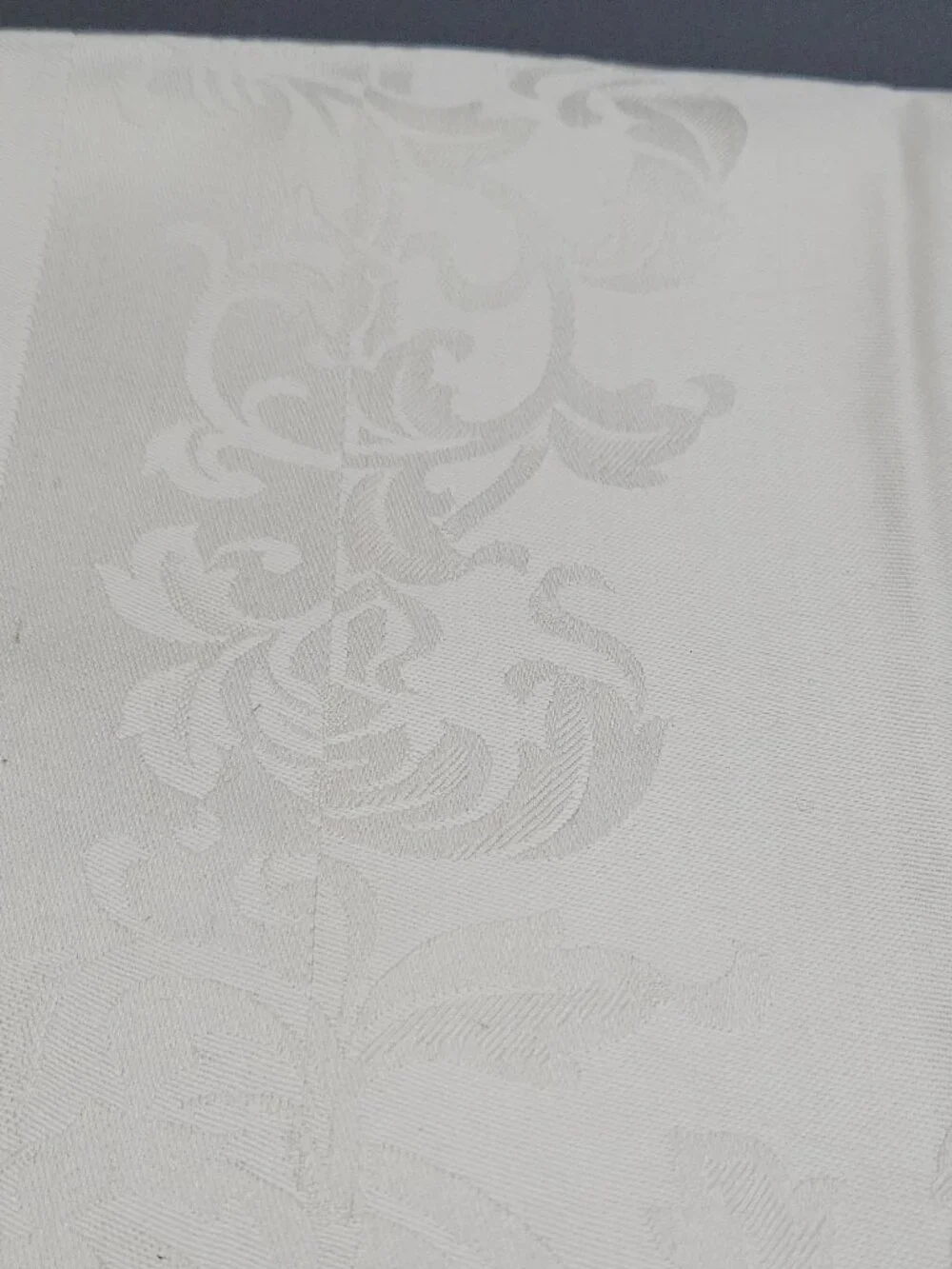 Jacquard, Cream Floral 20x20 (4) Table, Napkins, Classic Fabric Made in Japan